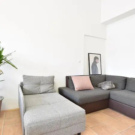 Big Wilten With Free Parking- And Peaceful Apartment