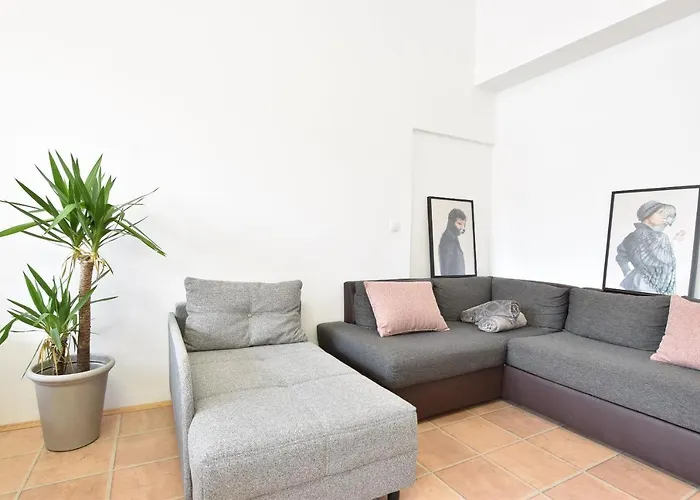 Big Wilten With Free Parking- And Peaceful דירה